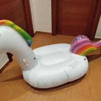 gonfiabile unicorno gigante