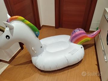 gonfiabile unicorno gigante