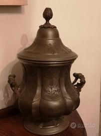 Portaoggetti in peltro anni '70. Cesello a mano