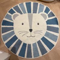 Libreria, tappeto e porta giochi bimbo