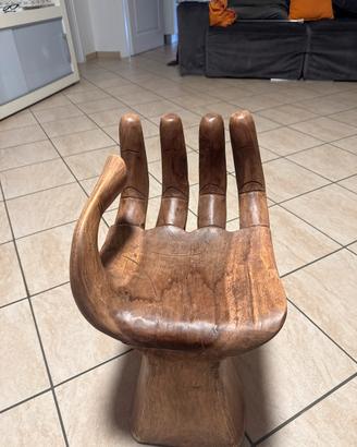 Sedia vintage a forma di mano