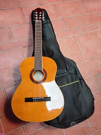 Chitarra classica EKO con custodia