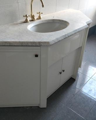 Mobile bagno con marmo 