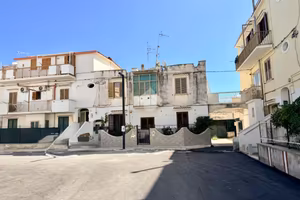 5 LOCALI A VIESTE