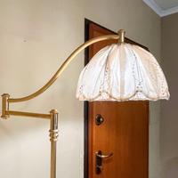 Lampada da terra vintage in ottone con paralume