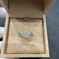 Anello Trilogy con diamanti naturali