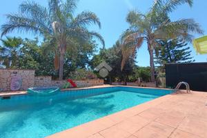 VILLA SINGOLA A FICARAZZI