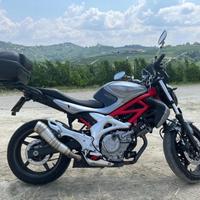 Suzuki SFV Gladius 650 - 2010