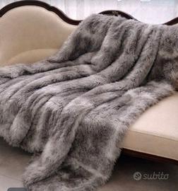 Coperta in pelliccia naturale sfoderata di conigli