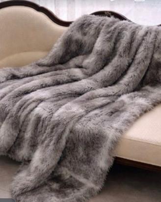 Coperta in pelliccia naturale sfoderata di conigli