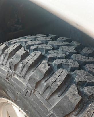 GOMME 245/75 R16 M/T PARI AL NUOVO OFF ROAD