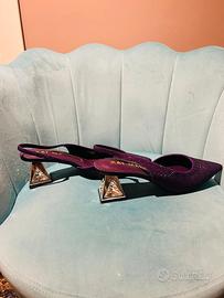 Kat Maconie decollete