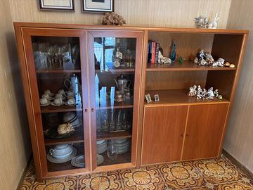 credenza a giorno con vetrina