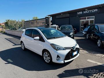 Toyota Yaris 1.5 Hybrid 5p - Full opt - Automatica