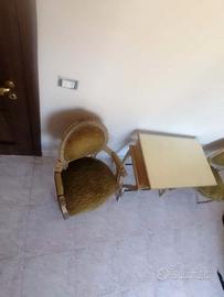 arredamento vintage – Specchio, tavolino e 2 poltr