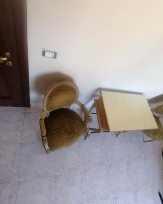 arredamento vintage – Specchio, tavolino e 2 poltr