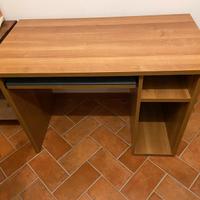 Scrivania per computer