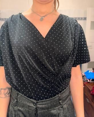 Body nero con scollo a V e glitter