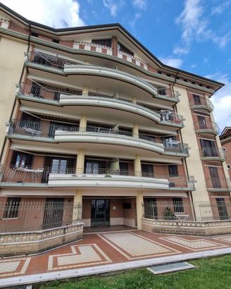 Quadrilocale con doppio box auto Ottime rifiniture
