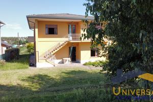 Elegante Casa Singola con Giardino Privato a Piomb