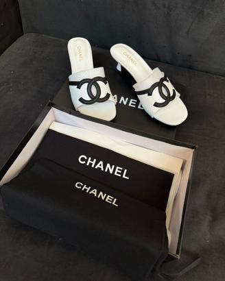 Ciabatte con tacco Chanel