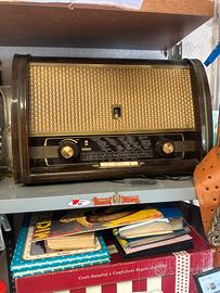 Radio d’epoca a valvole Minerva