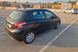 Peugeot 208 1.4 HDi 68 CV 5 porte Acces