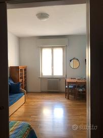 Stanza per ragazze a Parma