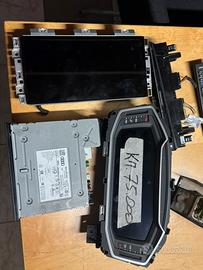 Quadro strumenti e autoradio Audi A1