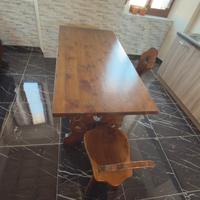 Tavolo in legno antico