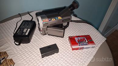 Videocamera Hitachi VM-E578LE