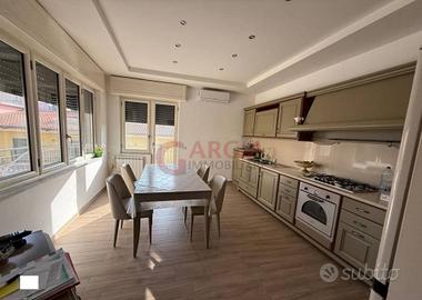 Appartamento di 100 m² con 3 locali a Melito di Na