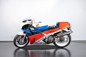 1988 HONDA RC 30 - RDS01940