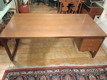 Scrivania in legno massello