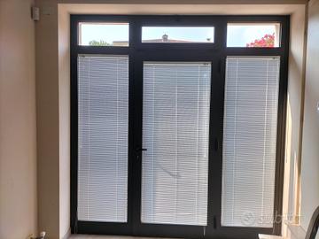 Vetrata in alluminio 2.43x2.55