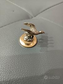 Piccola scultura vintage Aquila con base in Ottone