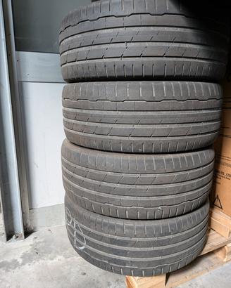 4 pneumatici 245x45 ZR19 Hankook 