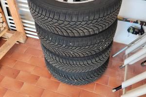 4 gomme su cerchi in lega invernali