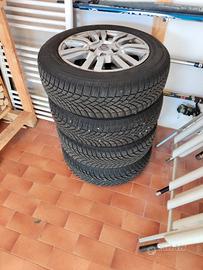 4 gomme su cerchi in lega invernali