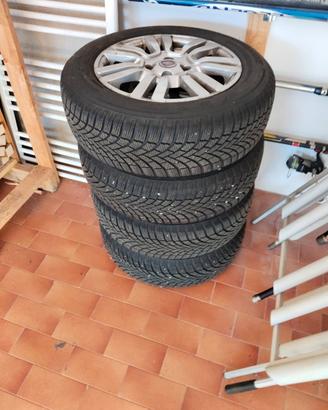 4 gomme su cerchi in lega invernali