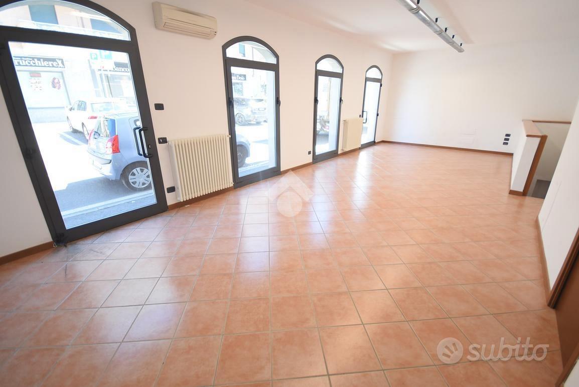 NEGOZIO A SEVESO - Vista 3