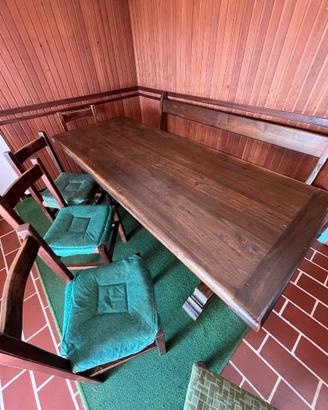 Tavolo di legno massello con panca e 6 sedie