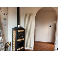 stufa a legna in ghisa e ceramica