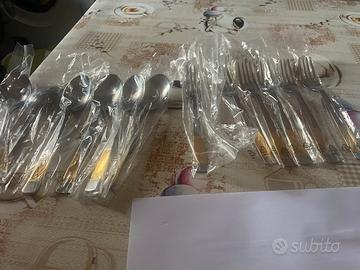Set cucchiai e forchette