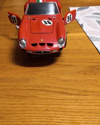 Ferrari modellino 