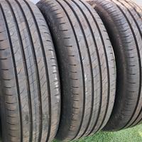4 gomme estive 205/60/16 al 90%di battistrada