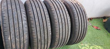 4 gomme estive 205/60/16 al 90%di battistrada