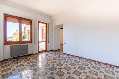 Ampio trilocale al secondo piano