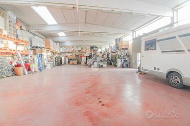 CAPANNONE A SAN GIULIANO MILANESE