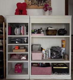 Mobili in legno bianco